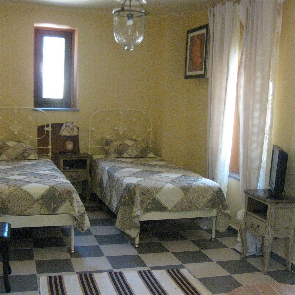 Traditional Hotel Ianthe Véssa Quarto foto
