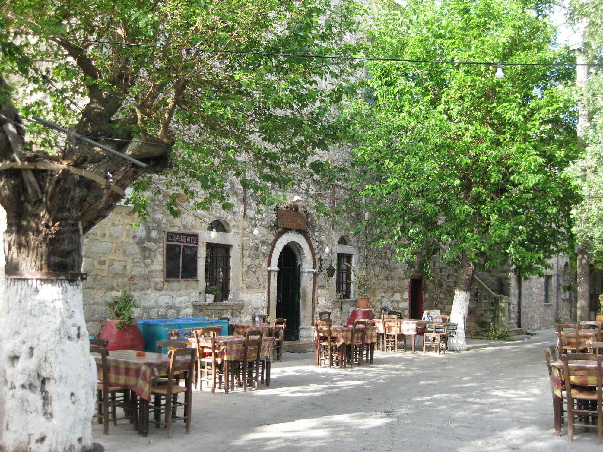 Traditional Hotel Ianthe Véssa Exterior foto